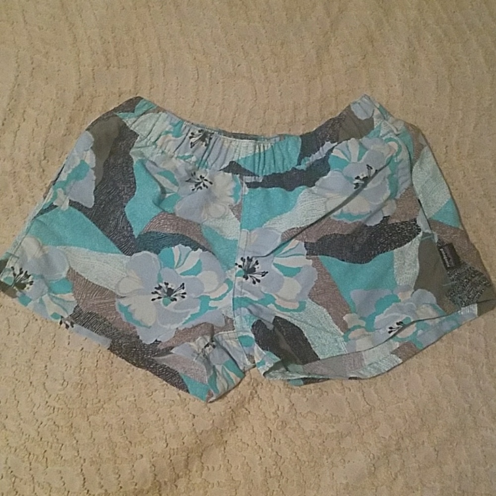 EUC Patagonia Barely Baggies